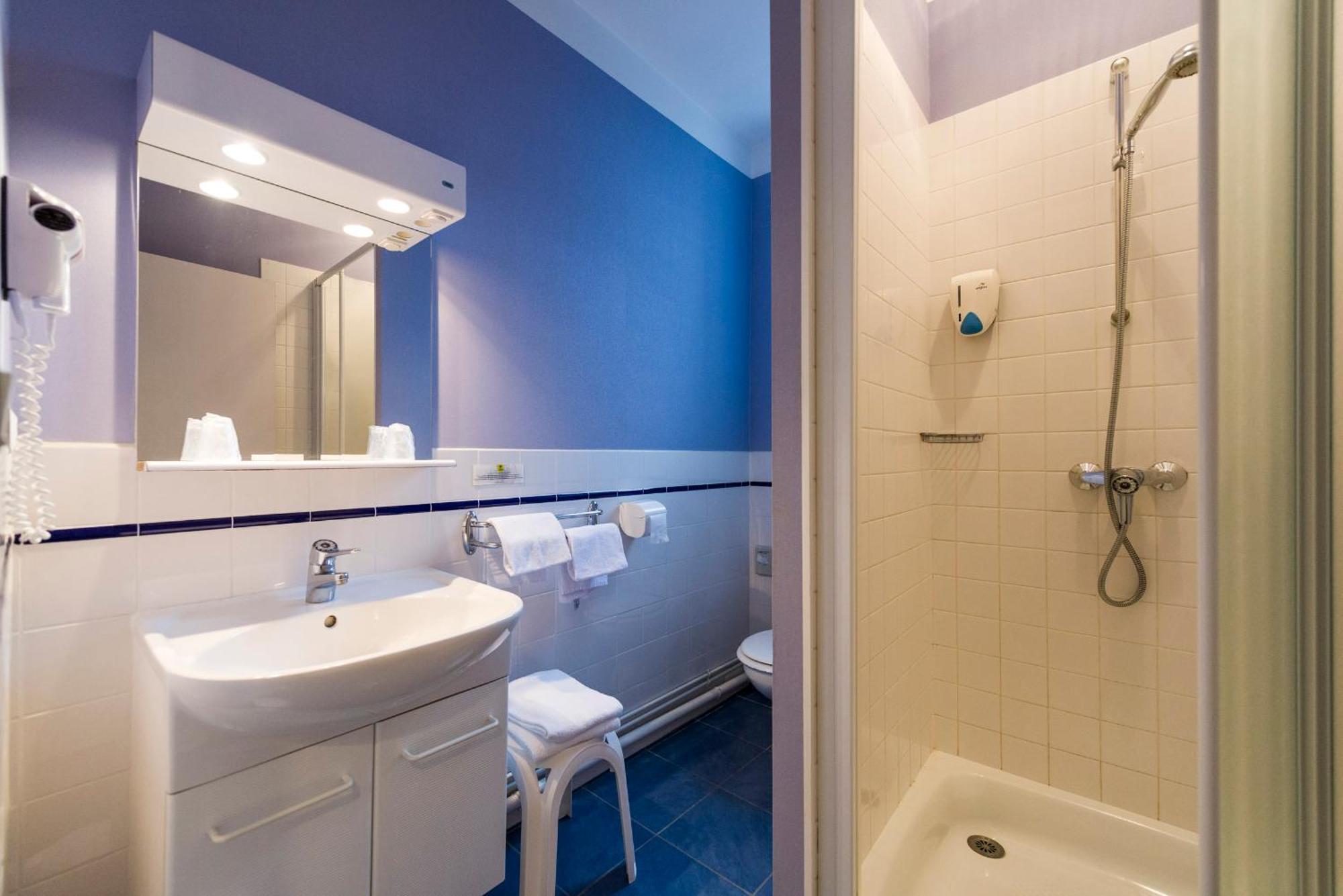 Hotel Mileade Le Domaine De La Blairie - Saumur Saint-Martin-de-la-Place Room photo